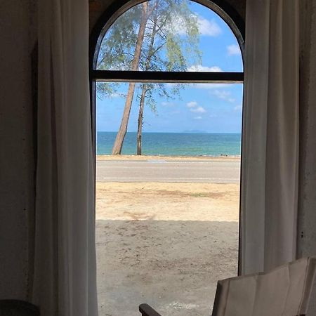 Tamu Beradu Seaview Private Villa 3 Bedroom No Pool 6 Pax Max دونجون المظهر الخارجي الصورة